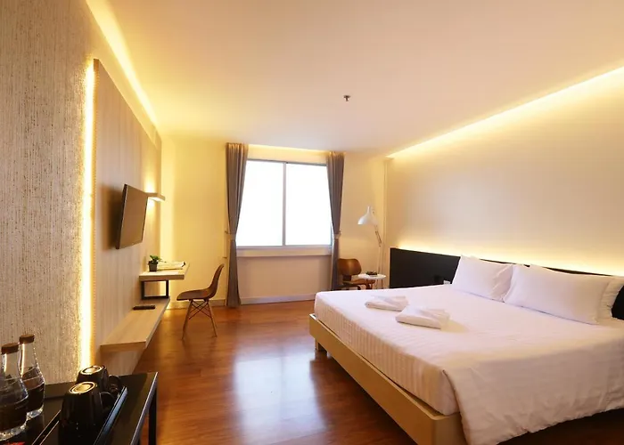 Lee Gardens Plaza Hotel - Sha Plus